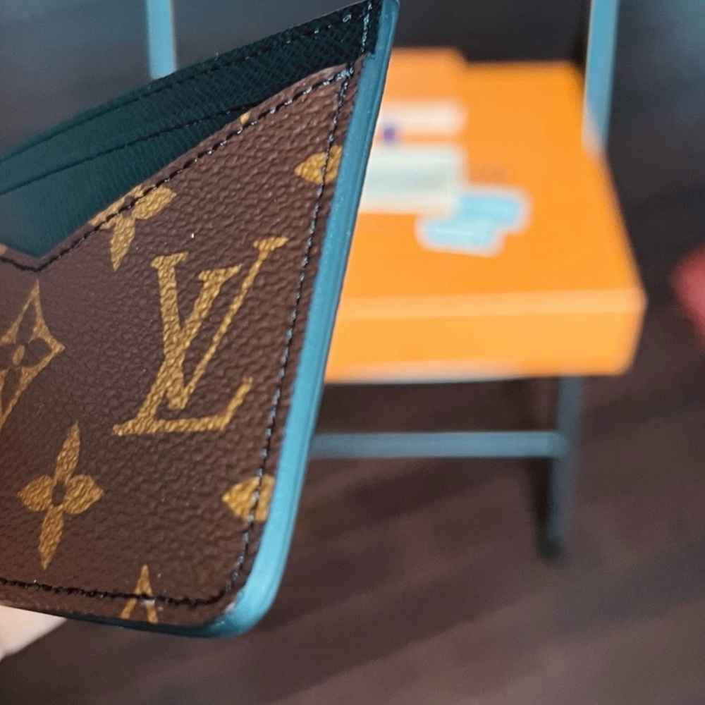 Authentic Louis Vuitton Neo Card Holder in Monogram Macassar Canvas - Picture 6 of 8